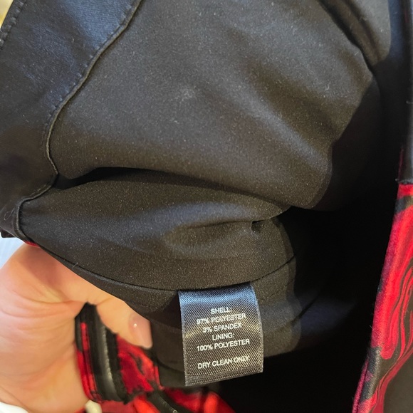 White House Black Market Black and Red roses dress - Picture 5 of 5